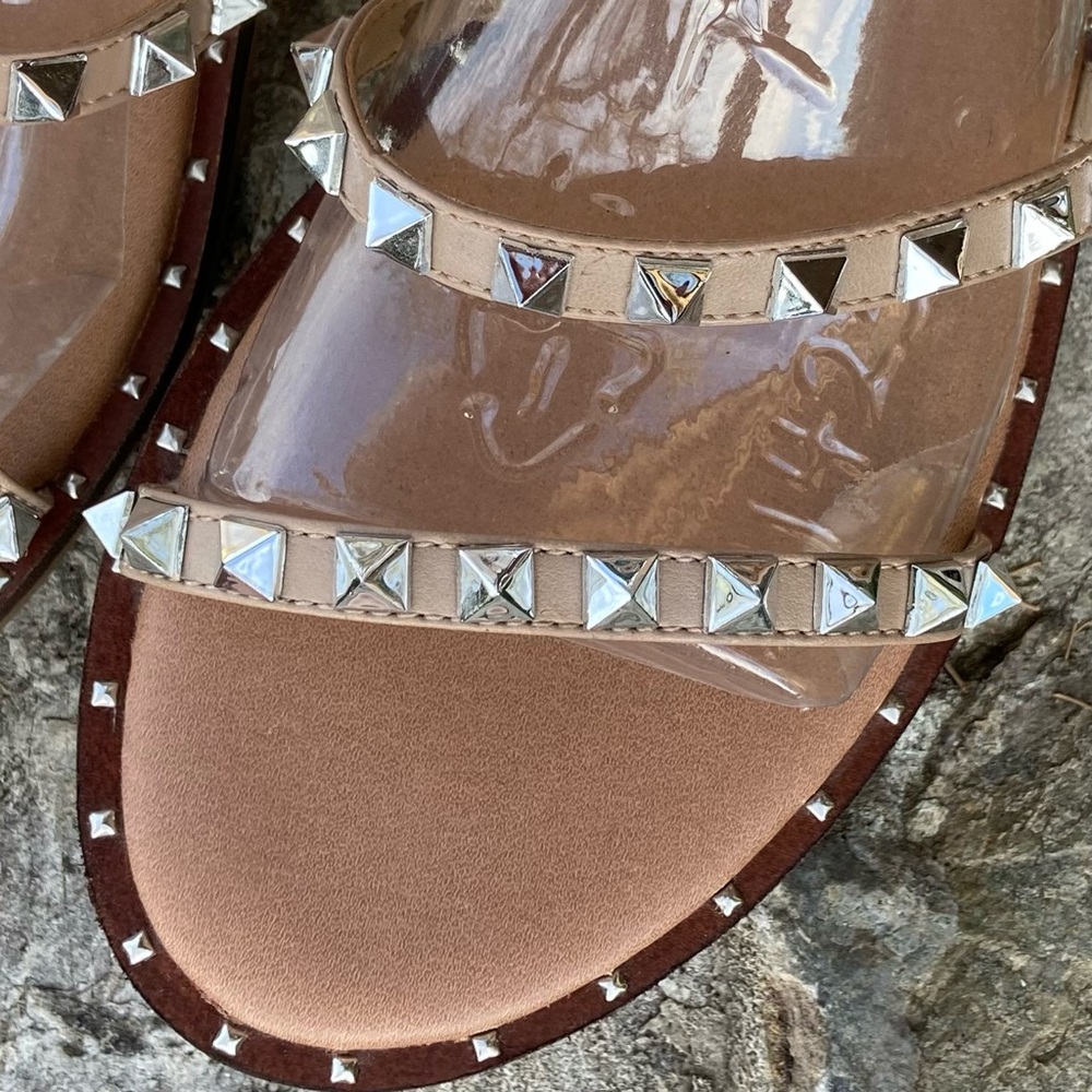 Steve Madden || Travel Sandal Studded Tan + Silver - Picture 6 of 11
